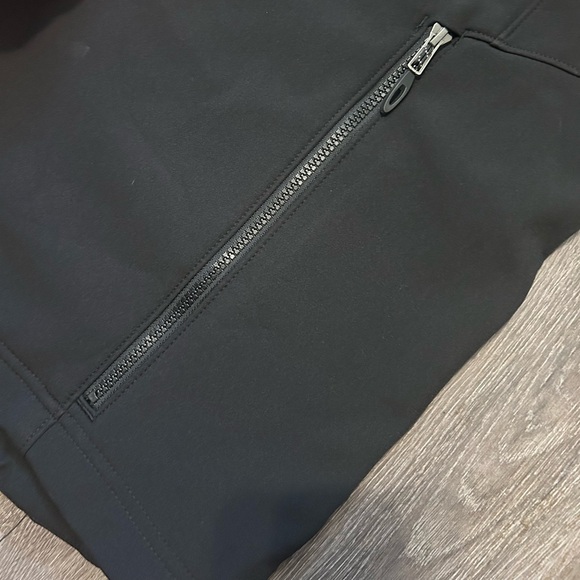 Ariat Logo 2.0 Softshel Vest Black Men’s Sz 2XL Zip Up Western Cowboy Water - Picture 8 of 12